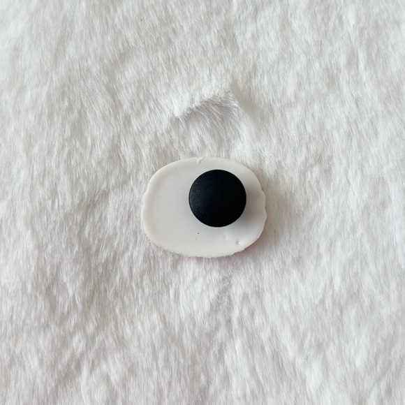 5/$25 🩷 CROCS Pink Macaron Charm - Picture 2 of 2